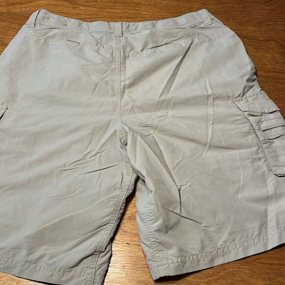 REI Gray Cargo Shorts with Durable Construction - Picture 5 of 6